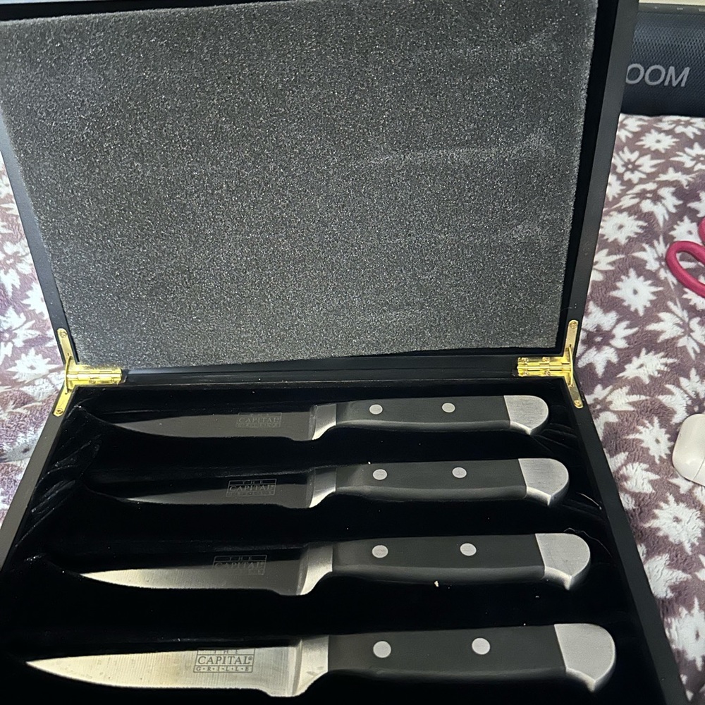 Captain grille knife set